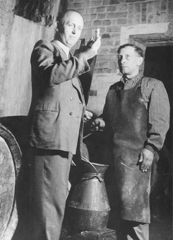 Weinprüfung bei der Spedition Albert Mann